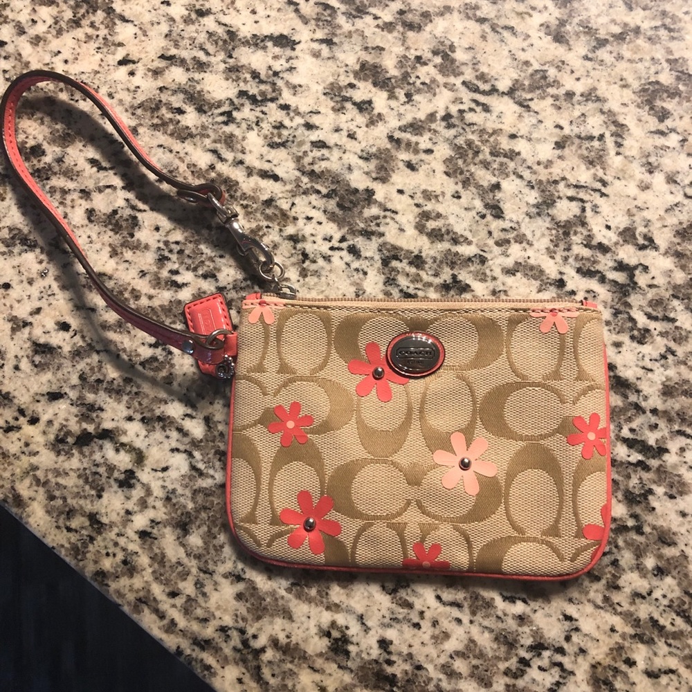 never used coach wristlet